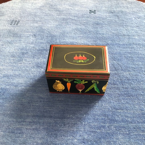 Vintage Storage Container - Picture 9 of 10